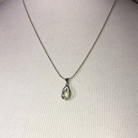 Super Cute Necklace With Caged Iridescent Stone - Picture 6 of 7